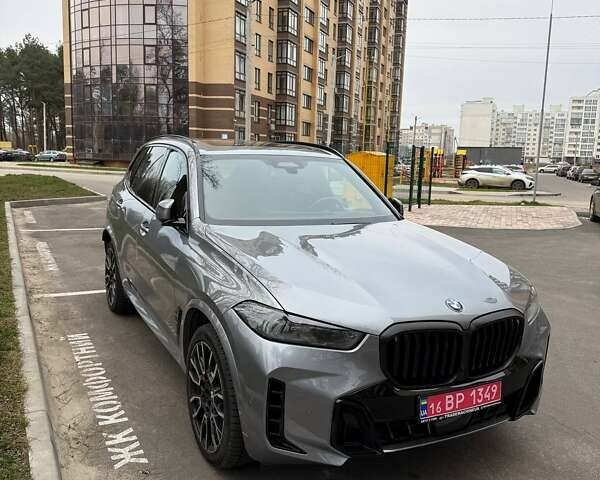 Серый БМВ Х5, объемом двигателя 3 л и пробегом 36 тыс. км за 90000 $, фото 1 на Automoto.ua