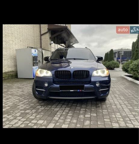 Синій БМВ Х5, об'ємом двигуна 3 л та пробігом 240 тис. км за 12777 $, фото 1 на Automoto.ua