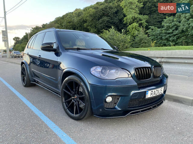 Синий БМВ Х5, объемом двигателя 2.99 л и пробегом 240 тыс. км за 25000 $, фото 1 на Automoto.ua