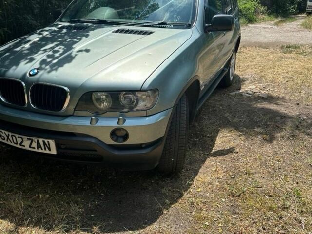 Зеленый БМВ Х5, объемом двигателя 3 л и пробегом 300 тыс. км за 4000 $, фото 1 на Automoto.ua