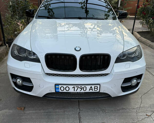 Белый БМВ Х6, объемом двигателя 3 л и пробегом 163 тыс. км за 16600 $, фото 1 на Automoto.ua