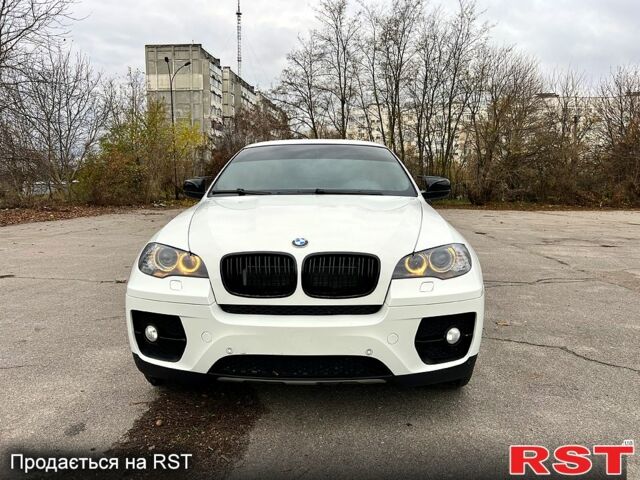 Белый БМВ Х6, объемом двигателя 4.4 л и пробегом 170 тыс. км за 16500 $, фото 1 на Automoto.ua