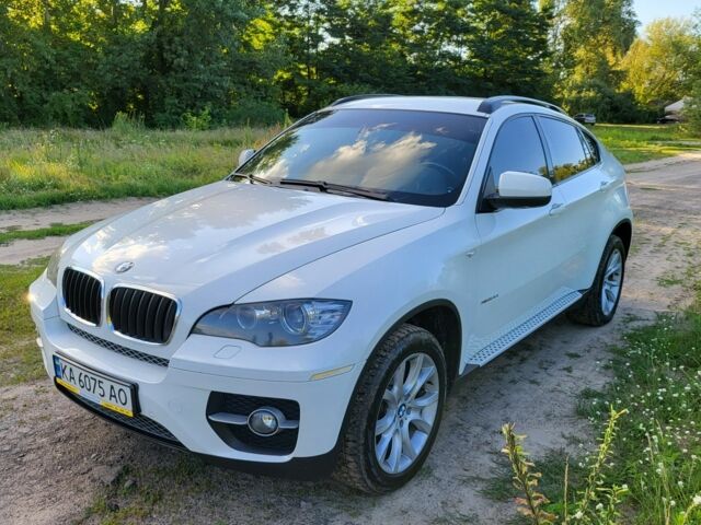 Белый БМВ Х6, объемом двигателя 3 л и пробегом 244 тыс. км за 408 $, фото 1 на Automoto.ua