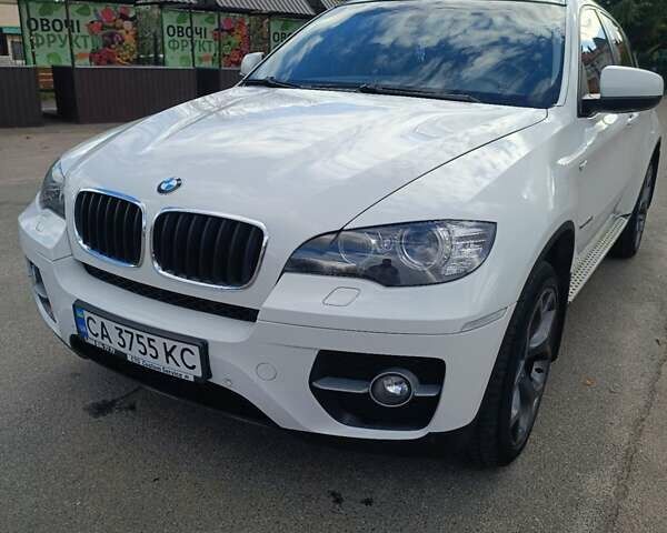 Белый БМВ Х6, объемом двигателя 2.99 л и пробегом 330 тыс. км за 19000 $, фото 1 на Automoto.ua