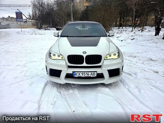 Білий БМВ Х6, об'ємом двигуна 4.4 л та пробігом 160 тис. км за 21500 $, фото 1 на Automoto.ua