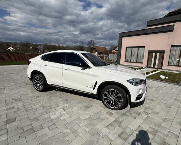 Белый БМВ Х6, объемом двигателя 2.98 л и пробегом 135 тыс. км за 32000 $, фото 1 на Automoto.ua