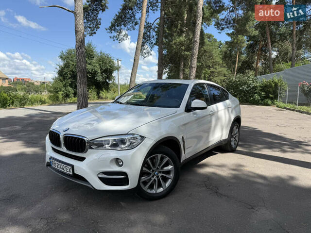 Белый БМВ Х6, объемом двигателя 3 л и пробегом 122 тыс. км за 36900 $, фото 1 на Automoto.ua