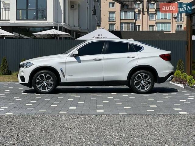 Білий БМВ Х6, об'ємом двигуна 2.98 л та пробігом 119 тис. км за 30900 $, фото 1 на Automoto.ua