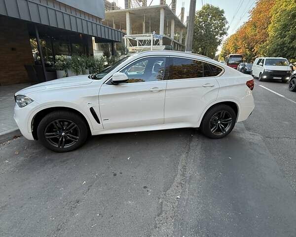 Белый БМВ Х6, объемом двигателя 2.99 л и пробегом 170 тыс. км за 42000 $, фото 1 на Automoto.ua