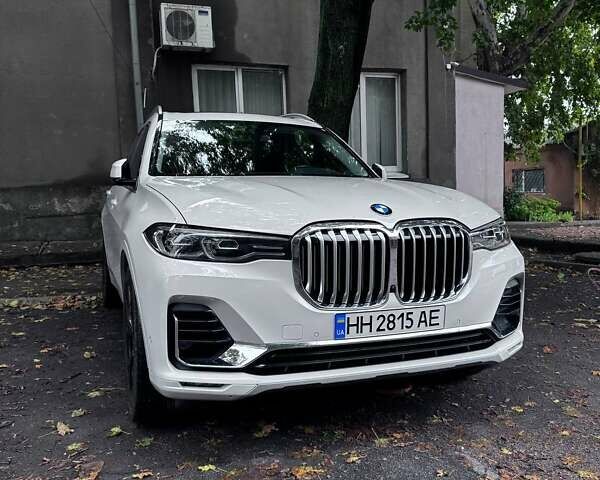 Белый БМВ X7, объемом двигателя 3 л и пробегом 156 тыс. км за 58000 $, фото 1 на Automoto.ua
