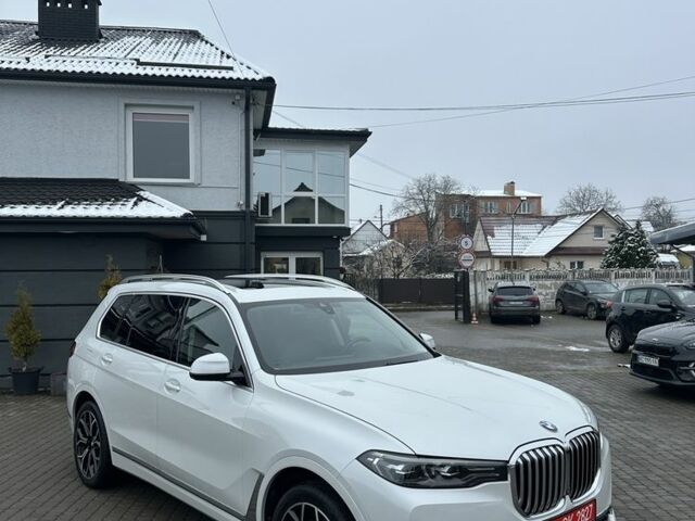 Белый БМВ X7, объемом двигателя 3 л и пробегом 150 тыс. км за 48999 $, фото 1 на Automoto.ua