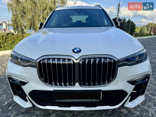 Белый БМВ X7, объемом двигателя 4.39 л и пробегом 19 тыс. км за 109999 $, фото 1 на Automoto.ua
