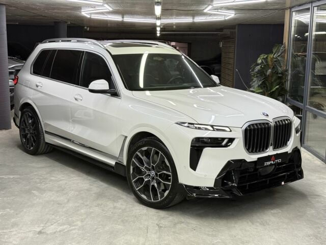 Белый БМВ X7, объемом двигателя 3 л и пробегом 48 тыс. км за 123000 $, фото 1 на Automoto.ua