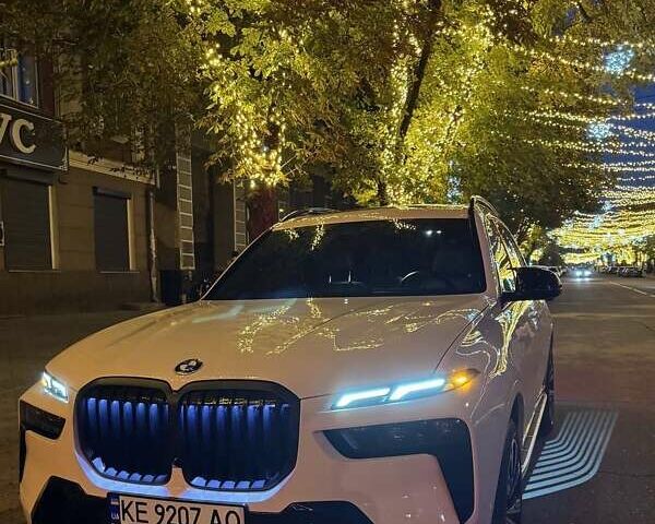 Белый БМВ X7, объемом двигателя 3 л и пробегом 24 тыс. км за 110000 $, фото 1 на Automoto.ua