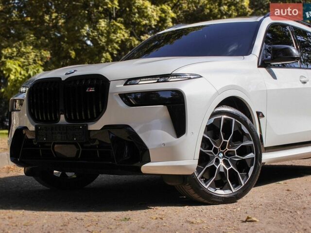 Белый БМВ X7, объемом двигателя 4.39 л и пробегом 25 тыс. км за 140000 $, фото 1 на Automoto.ua