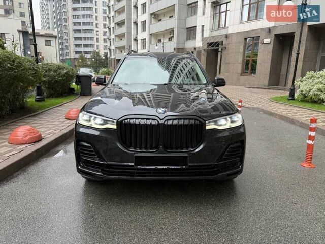 Черный БМВ X7, объемом двигателя 2.99 л и пробегом 90 тыс. км за 72000 $, фото 1 на Automoto.ua