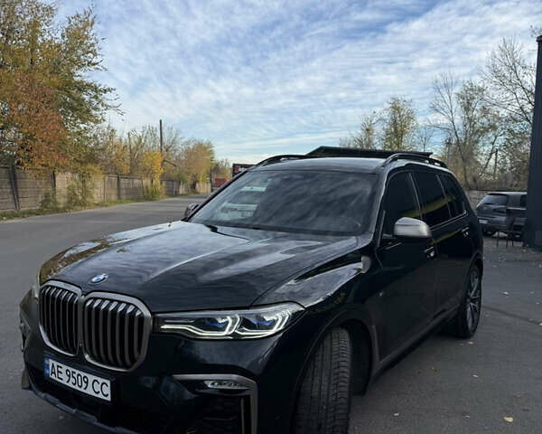 Черный БМВ X7, объемом двигателя 4.39 л и пробегом 107 тыс. км за 70600 $, фото 1 на Automoto.ua
