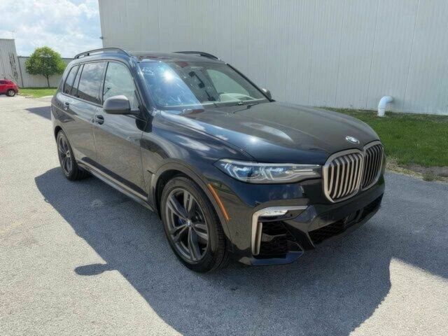 Чорний БМВ X7, об'ємом двигуна 4.4 л та пробігом 30 тис. км за 45000 $, фото 1 на Automoto.ua