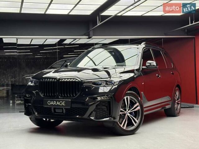 Черный БМВ X7, объемом двигателя 4.4 л и пробегом 33 тыс. км за 91900 $, фото 1 на Automoto.ua