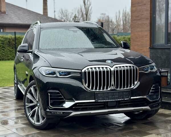 Чорний БМВ X7, об'ємом двигуна 3 л та пробігом 33 тис. км за 95500 $, фото 1 на Automoto.ua