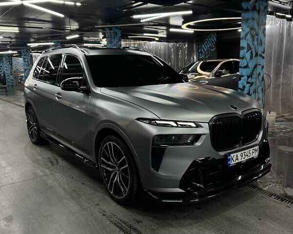 Серый БМВ X7, объемом двигателя 4.39 л и пробегом 83 тыс. км за 135000 $, фото 1 на Automoto.ua