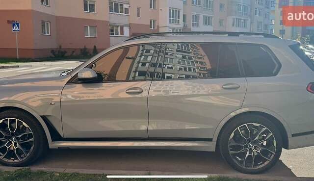 Серый БМВ X7, объемом двигателя 2.99 л и пробегом 8 тыс. км за 137000 $, фото 1 на Automoto.ua