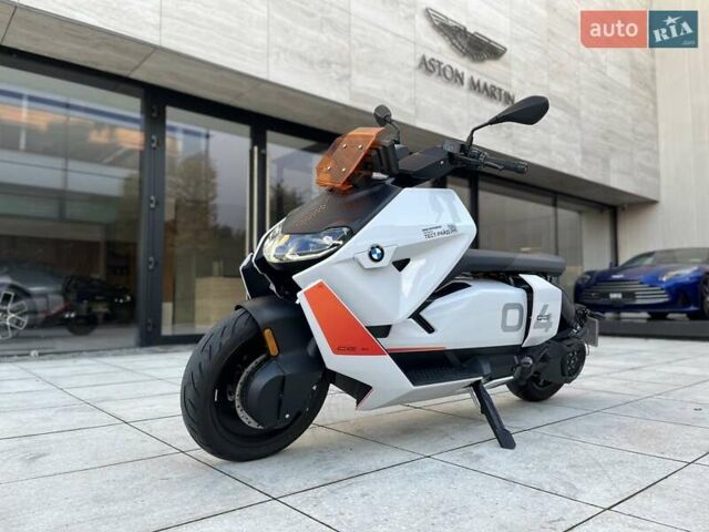 Белый БМВ CE 04, объемом двигателя 0 л и пробегом 3 тыс. км за 11106 $, фото 1 на Automoto.ua