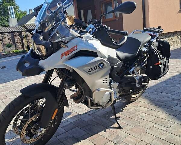 Белый БМВ F 850GS, объемом двигателя 0.85 л и пробегом 4 тыс. км за 16000 $, фото 1 на Automoto.ua
