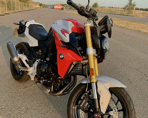 Красный БМВ F 900R, объемом двигателя 0 л и пробегом 14 тыс. км за 9300 $, фото 1 на Automoto.ua