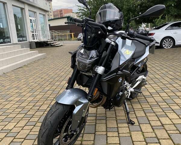 Серый БМВ F 900R, объемом двигателя 0.9 л и пробегом 2 тыс. км за 13000 $, фото 1 на Automoto.ua