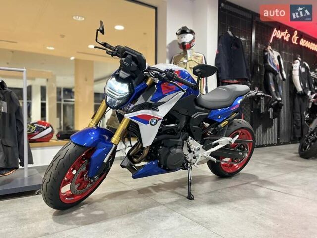 Синий БМВ F 900R, объемом двигателя 0.9 л и пробегом 1 тыс. км за 13000 $, фото 1 на Automoto.ua