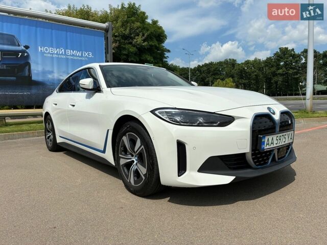 Белый БМВ i4, объемом двигателя 0 л и пробегом 75 тыс. км за 41999 $, фото 1 на Automoto.ua