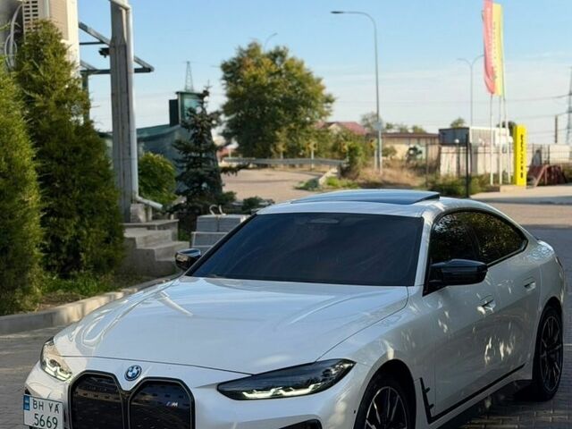 Белый БМВ i4, объемом двигателя 0 л и пробегом 25 тыс. км за 37000 $, фото 1 на Automoto.ua