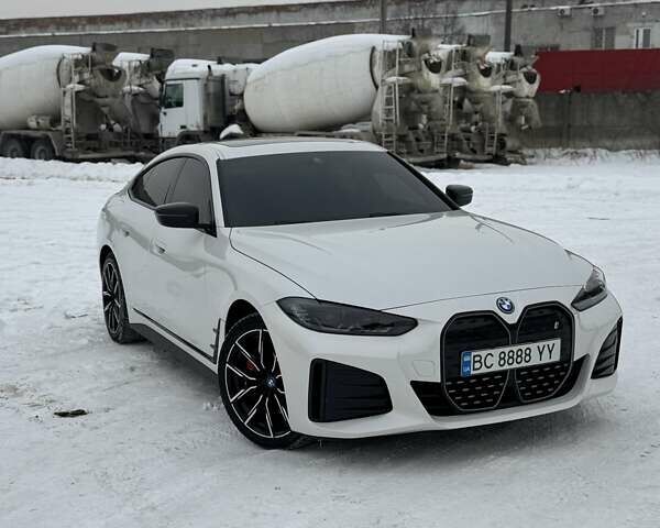 Белый БМВ i4, объемом двигателя 0 л и пробегом 42 тыс. км за 36500 $, фото 1 на Automoto.ua