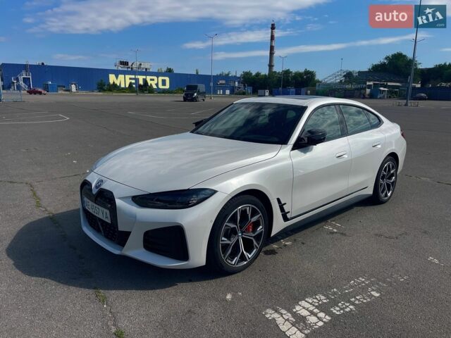Белый БМВ i4, объемом двигателя 0 л и пробегом 11 тыс. км за 39900 $, фото 1 на Automoto.ua