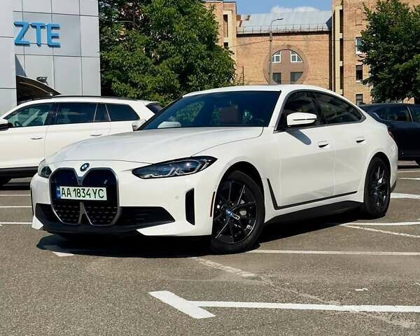 Белый БМВ i4, объемом двигателя 0 л и пробегом 14 тыс. км за 48000 $, фото 1 на Automoto.ua