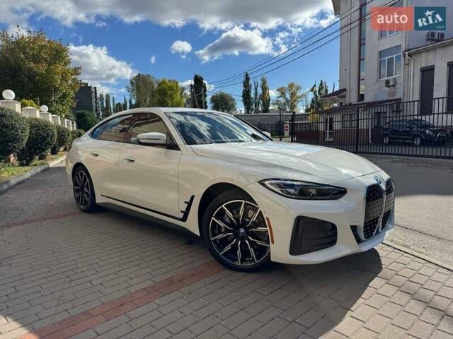 Белый БМВ i4, объемом двигателя 0 л и пробегом 20 тыс. км за 36999 $, фото 1 на Automoto.ua