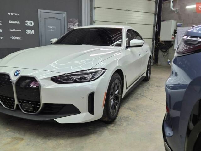 Білий БМВ i4, об'ємом двигуна 0 л та пробігом 77 тис. км за 33400 $, фото 1 на Automoto.ua