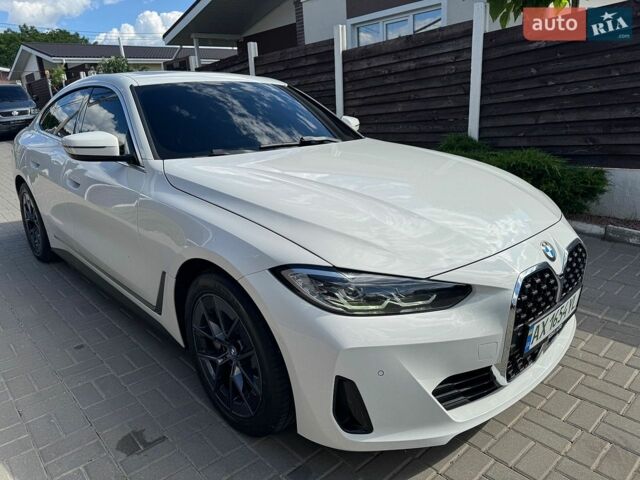 Белый БМВ i4, объемом двигателя 0 л и пробегом 21 тыс. км за 32500 $, фото 1 на Automoto.ua