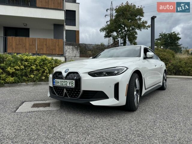 Белый БМВ i4, объемом двигателя 0 л и пробегом 31 тыс. км за 37400 $, фото 1 на Automoto.ua