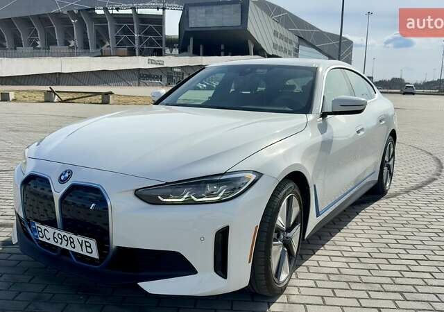 Белый БМВ i4, объемом двигателя 0 л и пробегом 7 тыс. км за 39900 $, фото 1 на Automoto.ua