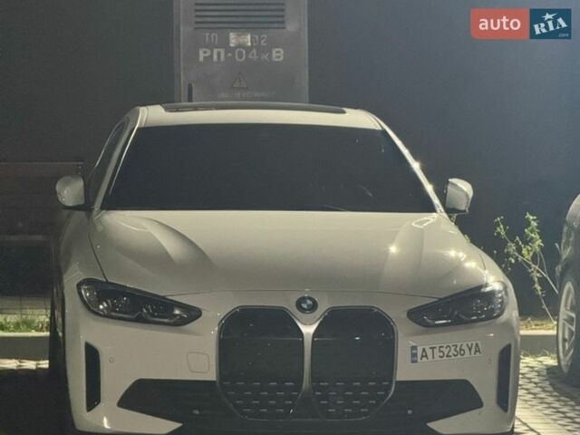 Белый БМВ i4, объемом двигателя 0 л и пробегом 38 тыс. км за 31999 $, фото 1 на Automoto.ua