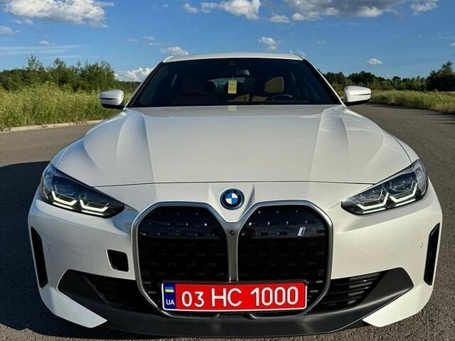 Белый БМВ i4, объемом двигателя 0 л и пробегом 33 тыс. км за 29300 $, фото 1 на Automoto.ua