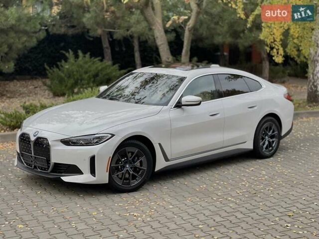 Белый БМВ i4, объемом двигателя 0 л и пробегом 42 тыс. км за 34900 $, фото 1 на Automoto.ua