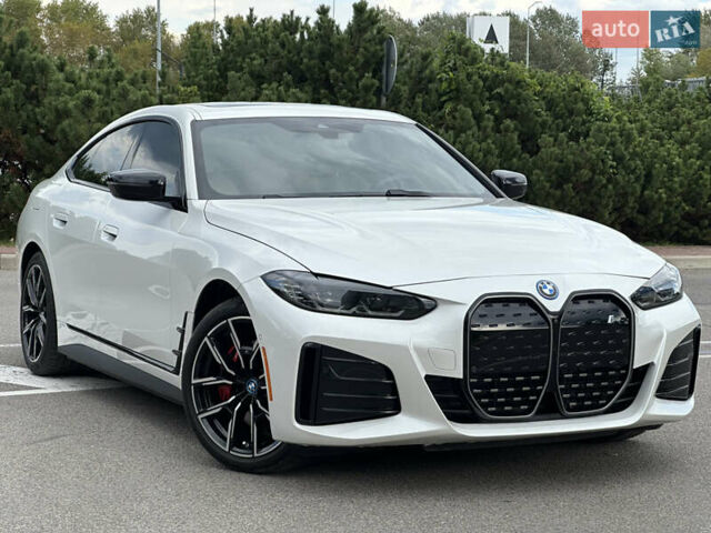 Белый БМВ i4, объемом двигателя 0 л и пробегом 20 тыс. км за 36999 $, фото 1 на Automoto.ua