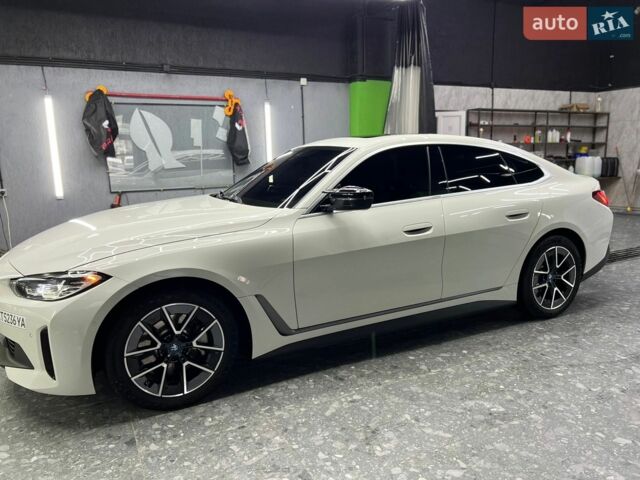 Білий БМВ i4, об'ємом двигуна 0 л та пробігом 44 тис. км за 31999 $, фото 1 на Automoto.ua