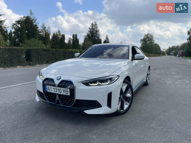 Белый БМВ i4, объемом двигателя 0 л и пробегом 31 тыс. км за 35500 $, фото 1 на Automoto.ua