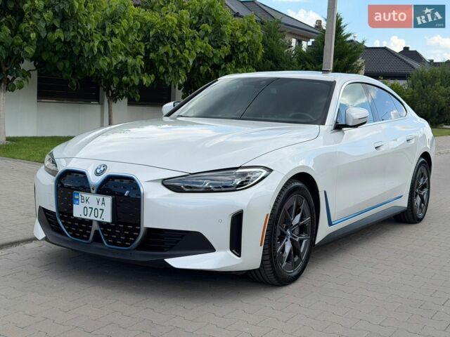 Белый БМВ i4, объемом двигателя 0 л и пробегом 35 тыс. км за 36500 $, фото 1 на Automoto.ua