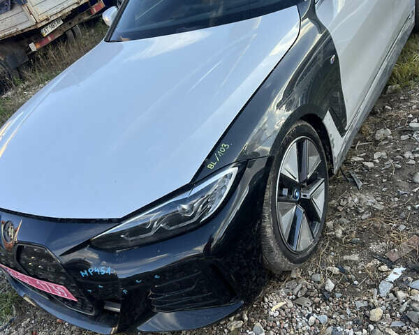 Белый БМВ i4, объемом двигателя 0 л и пробегом 17 тыс. км за 30500 $, фото 1 на Automoto.ua