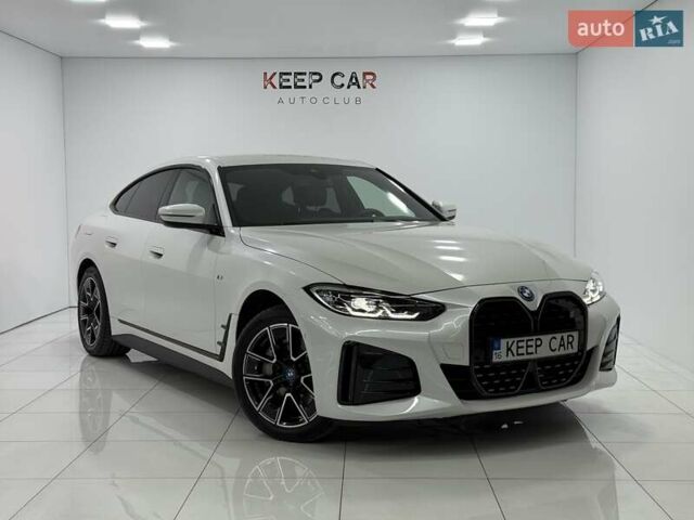 Белый БМВ i4, объемом двигателя 0 л и пробегом 11 тыс. км за 40900 $, фото 1 на Automoto.ua